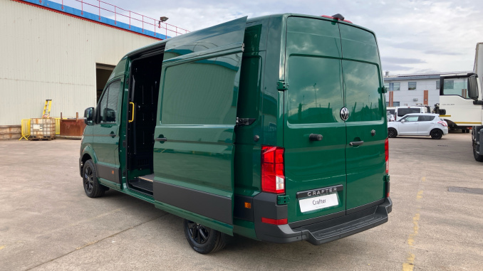 Volkswagen Crafter Cr35 Mwb Diesel Fwd 2.0 TDI 140PS Commerce Plus High Roof Van - Image 41